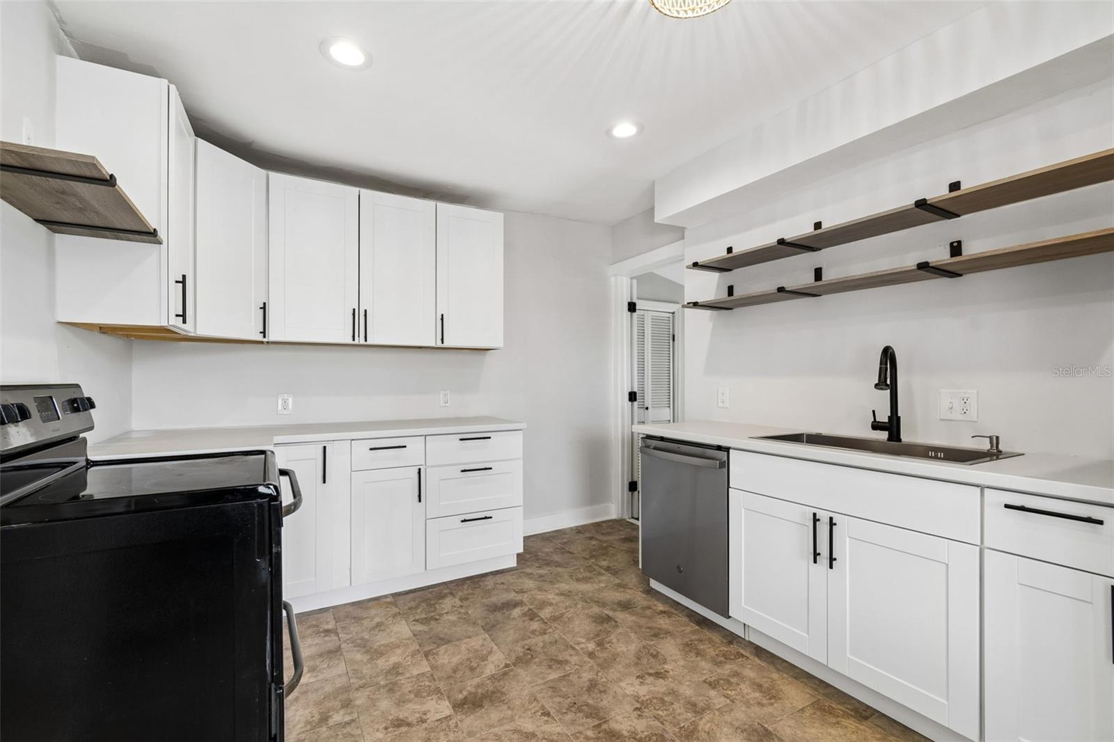 4105 18TH AVE S, ST PETERSBURG, FL, 33711