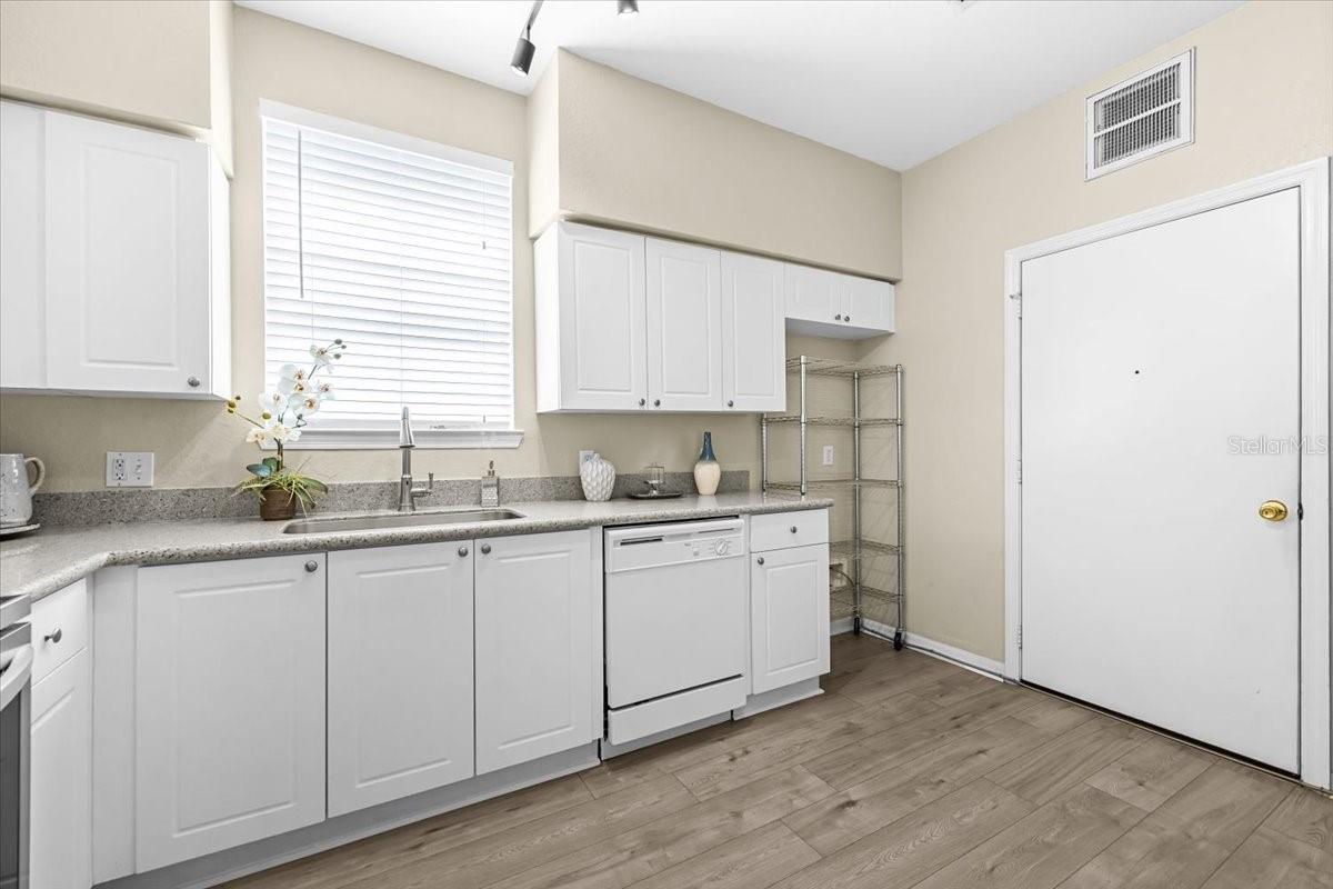 4007 FOXTAIL PALM CT, TAMPA, FL, 33624