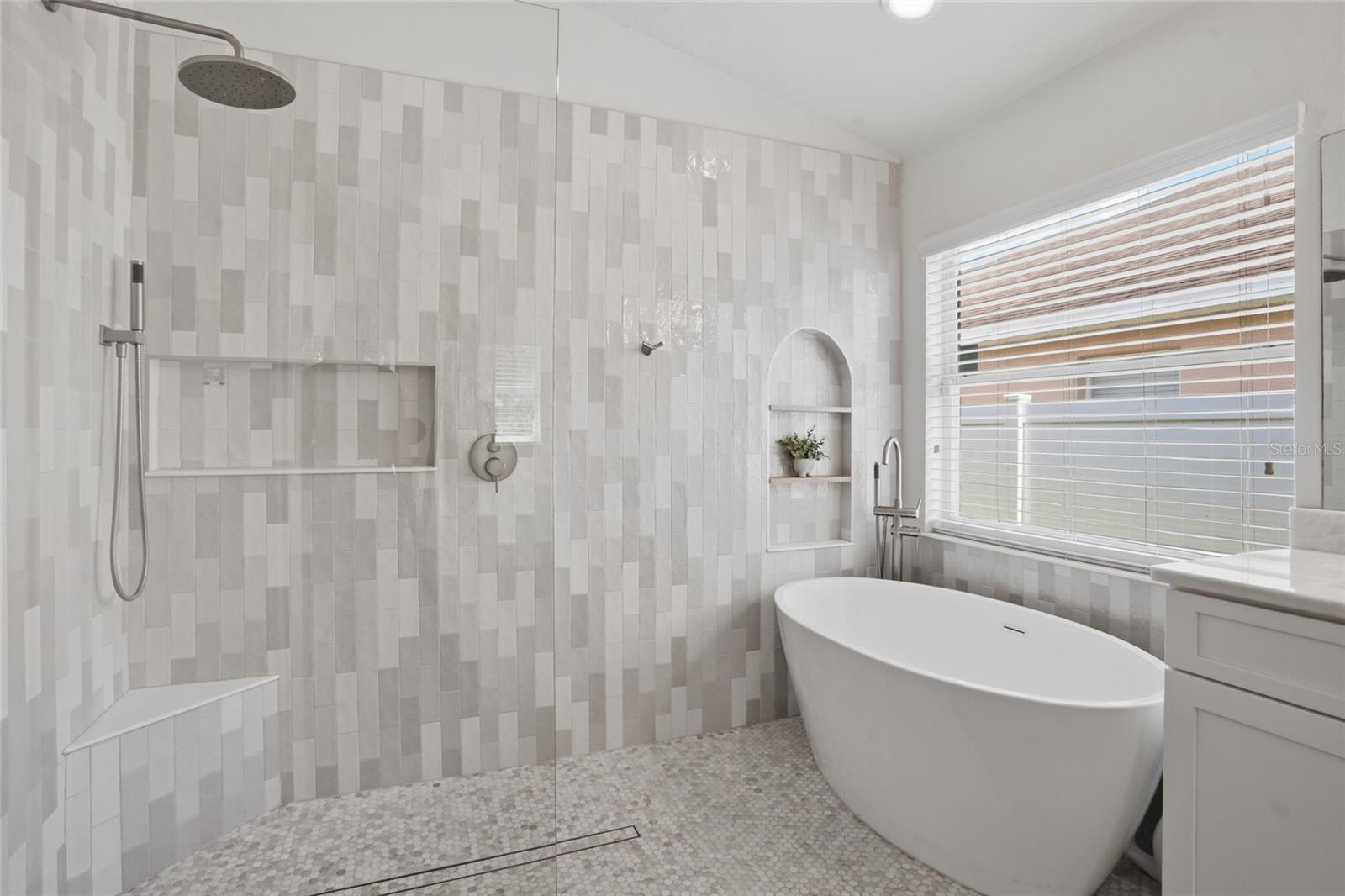 207 TAVESTOCK LOOP, WINTER SPRINGS, FL, 32708