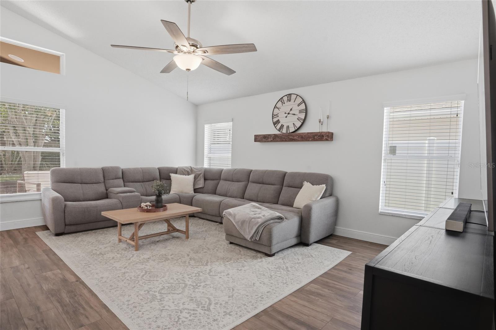 207 TAVESTOCK LOOP, WINTER SPRINGS, FL, 32708