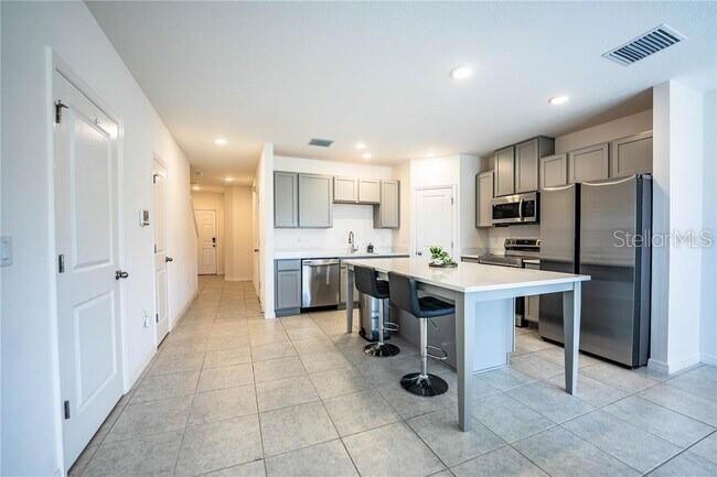 3883 ACADEMIA AVE AVE, LAKELAND, FL, 33803