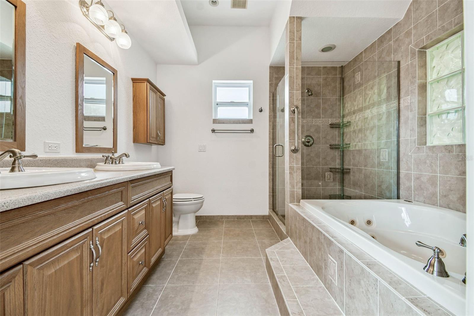 10931 HAMMOCK DR, LARGO, FL, 33774