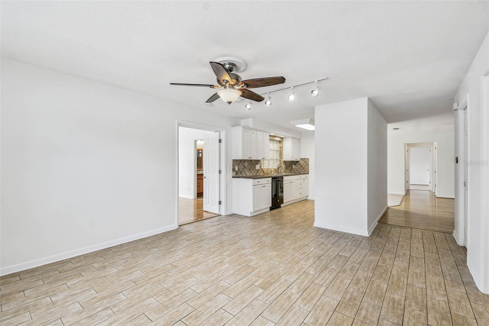 10931 HAMMOCK DR, LARGO, FL, 33774