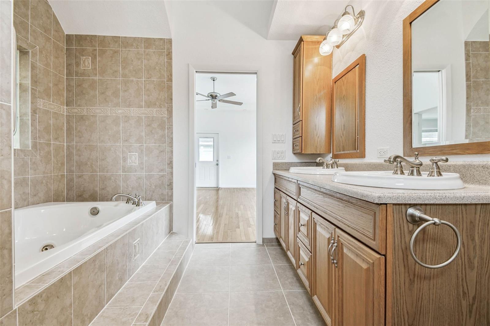 10931 HAMMOCK DR, LARGO, FL, 33774