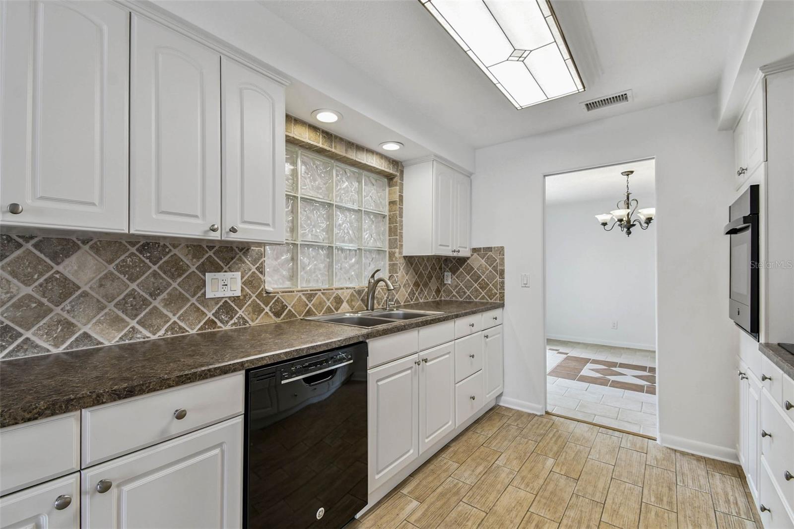 10931 HAMMOCK DR, LARGO, FL, 33774