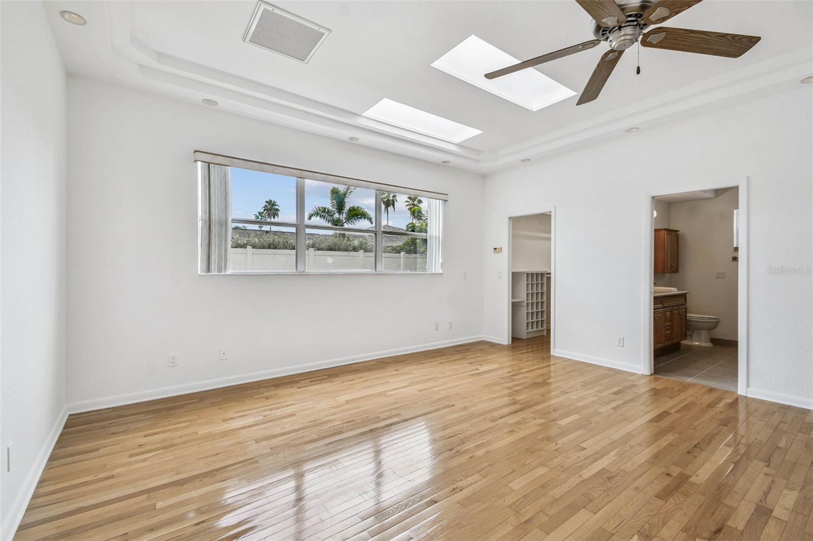 10931 HAMMOCK DR, LARGO, FL, 33774