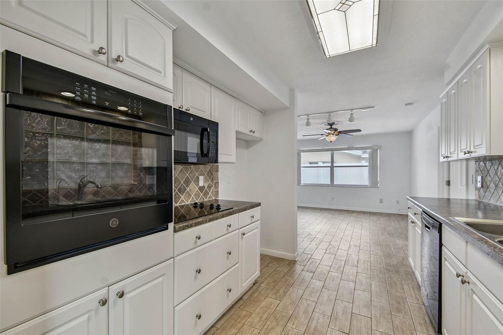 10931 HAMMOCK DR, LARGO, FL, 33774