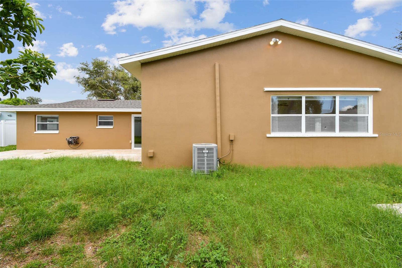 10931 HAMMOCK DR, LARGO, FL, 33774