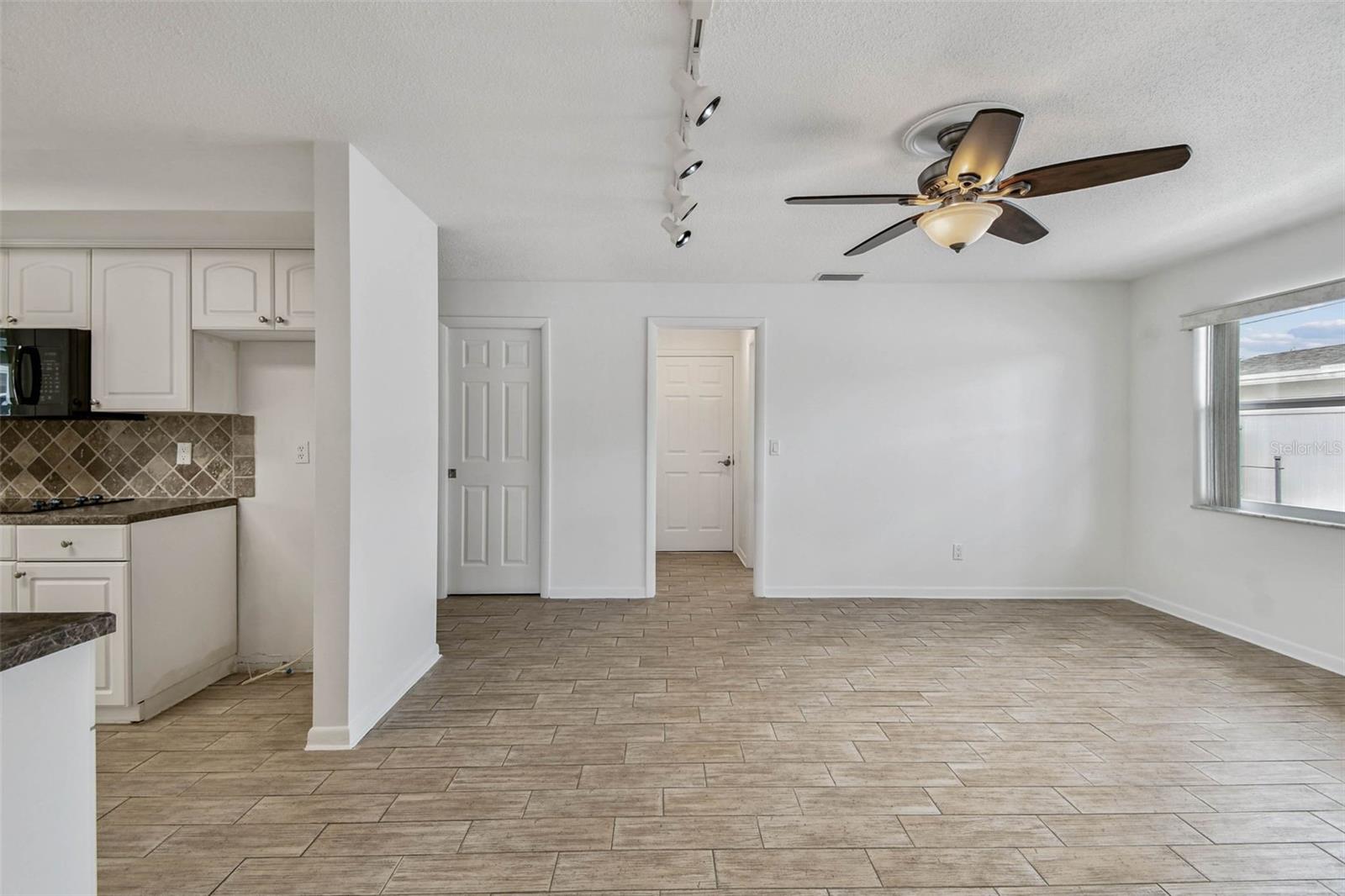 10931 HAMMOCK DR, LARGO, FL, 33774