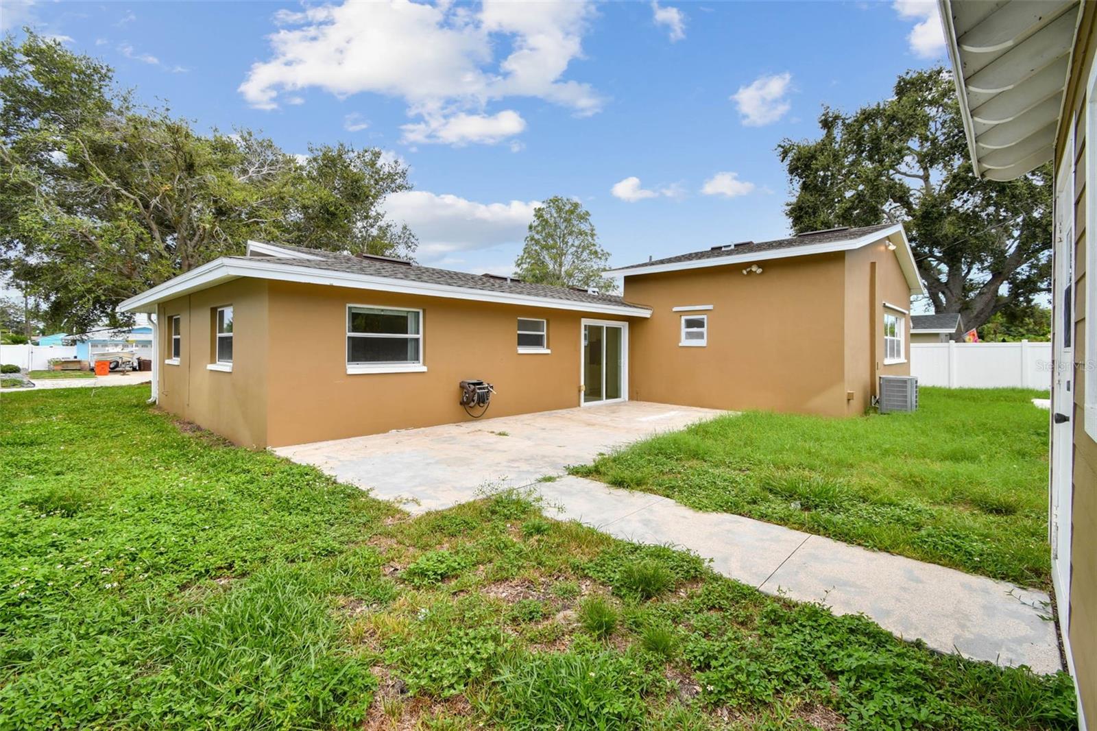 10931 HAMMOCK DR, LARGO, FL, 33774