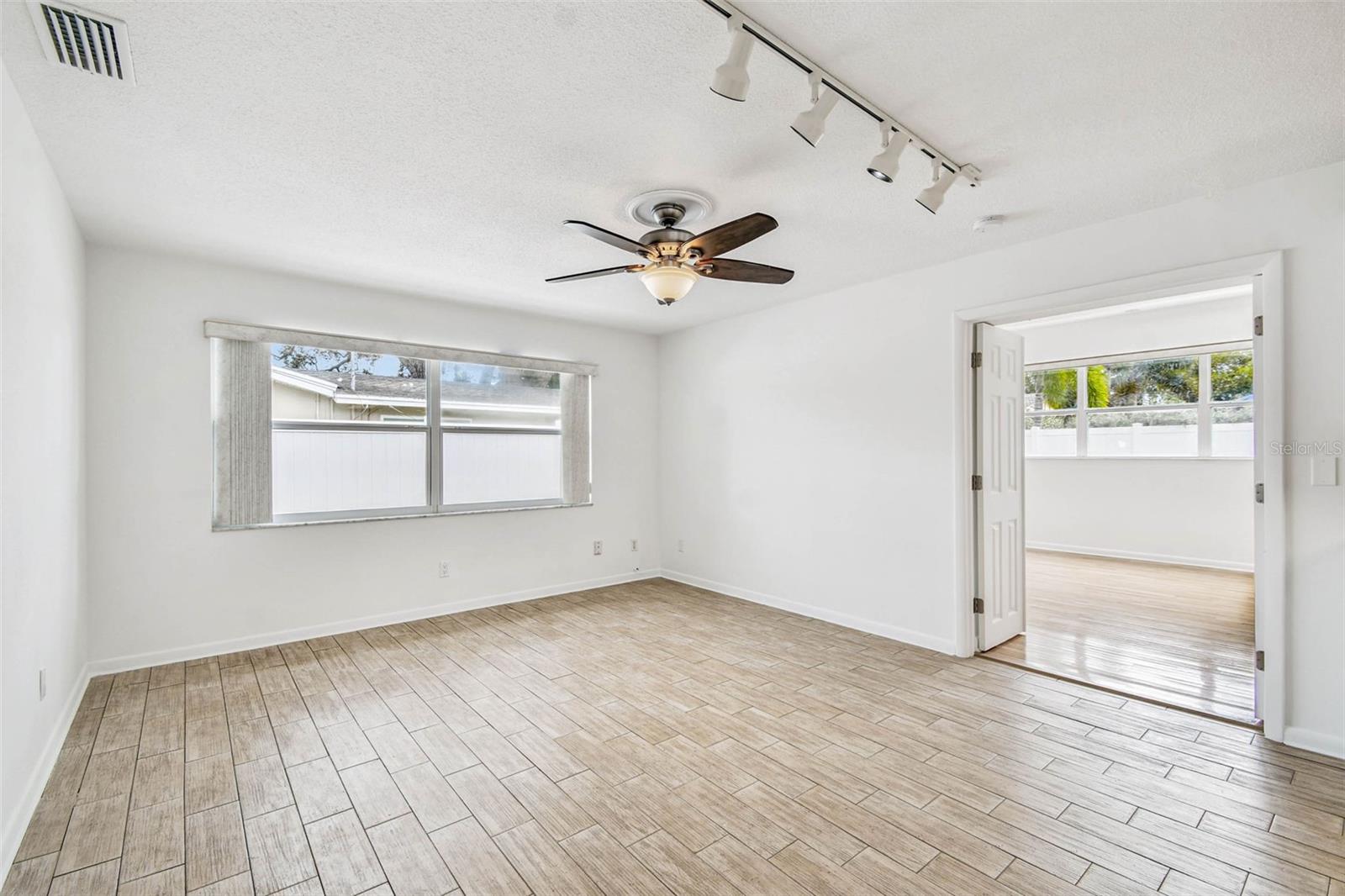 10931 HAMMOCK DR, LARGO, FL, 33774