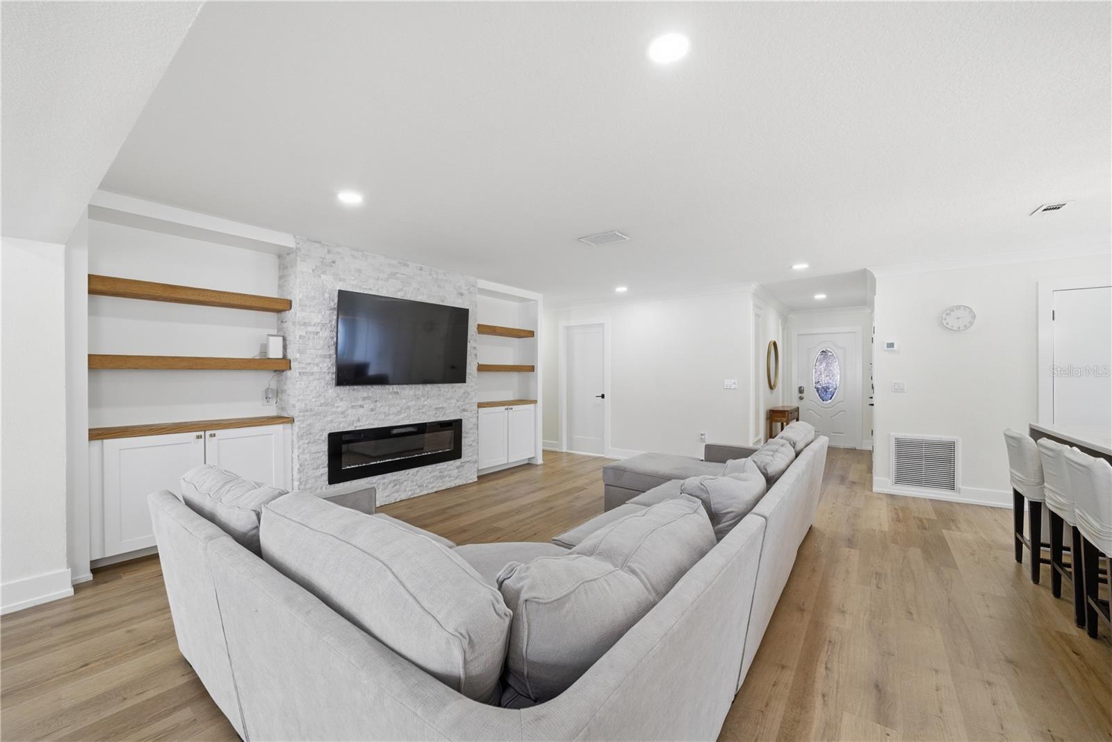 1057 WILLIS AVE, SARASOTA, FL, 34232