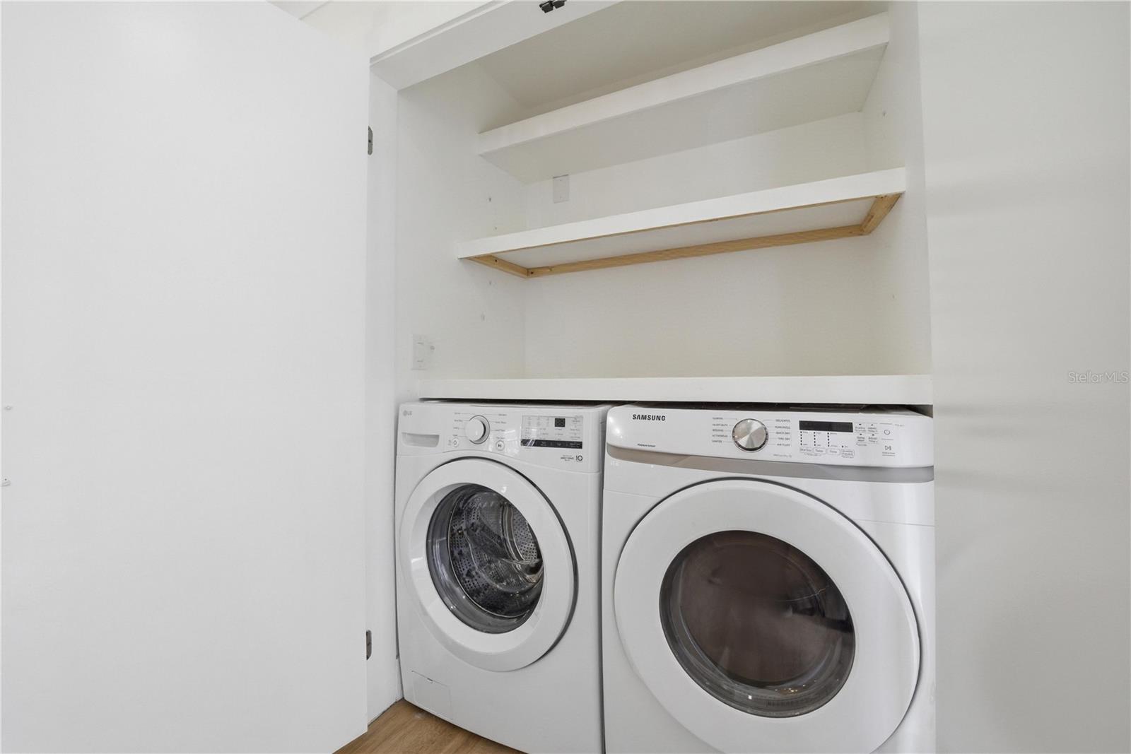 1057 WILLIS AVE, SARASOTA, FL, 34232