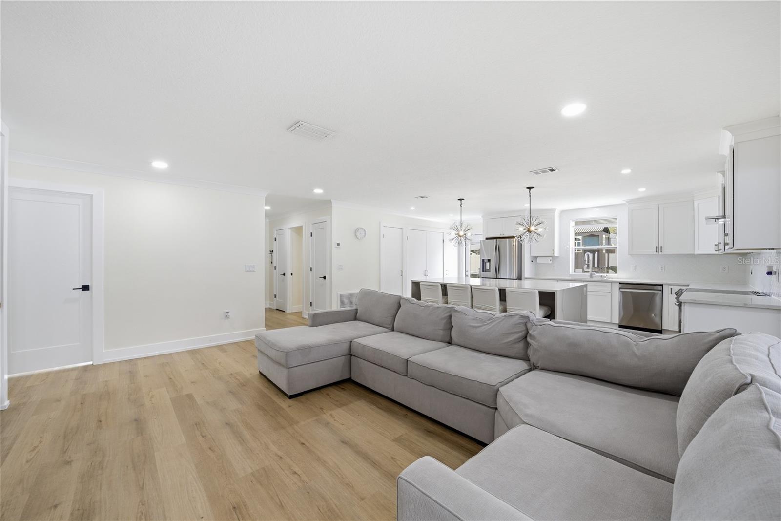 1057 WILLIS AVE, SARASOTA, FL, 34232