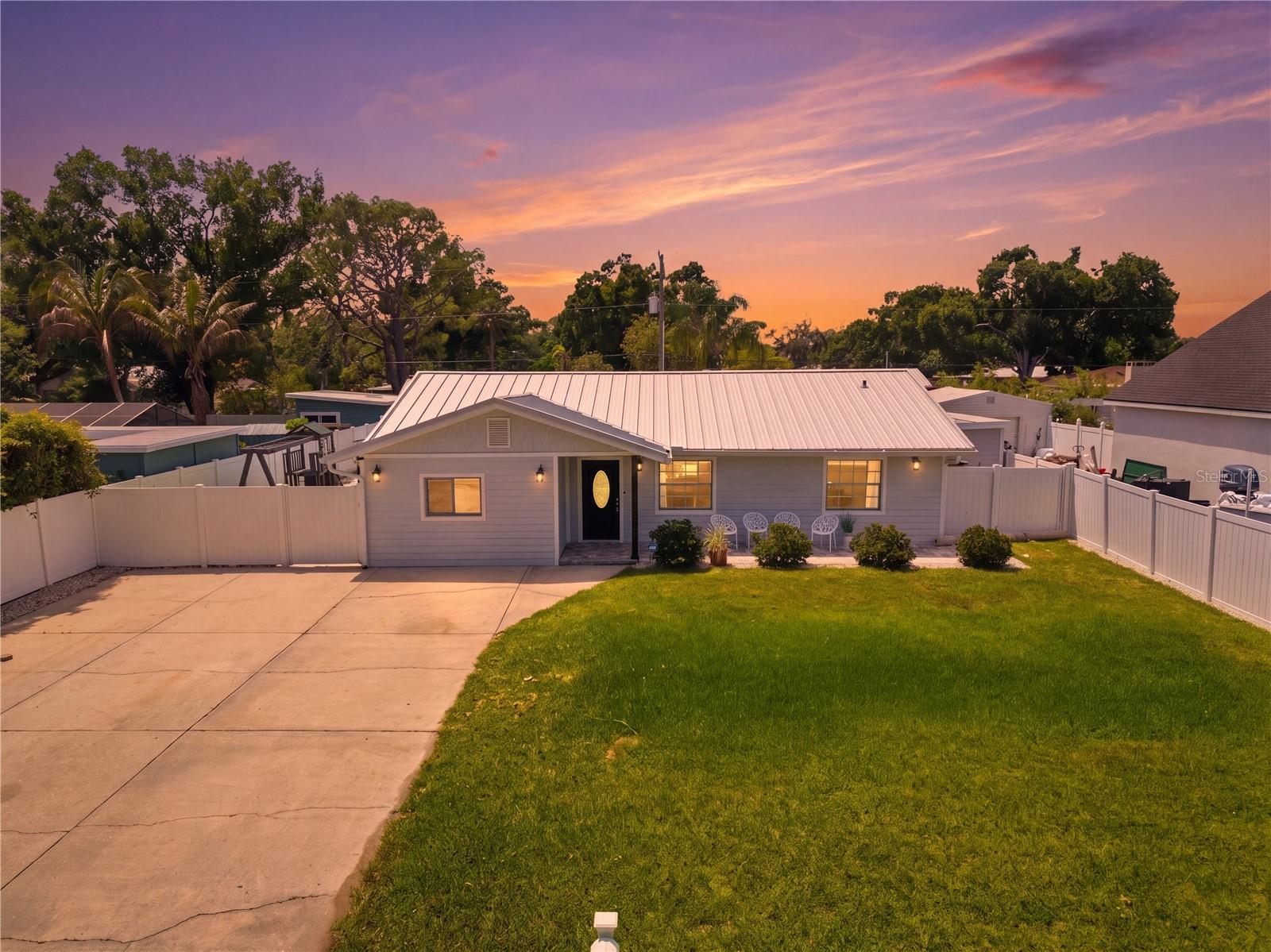 1057 WILLIS AVE, SARASOTA, FL, 34232