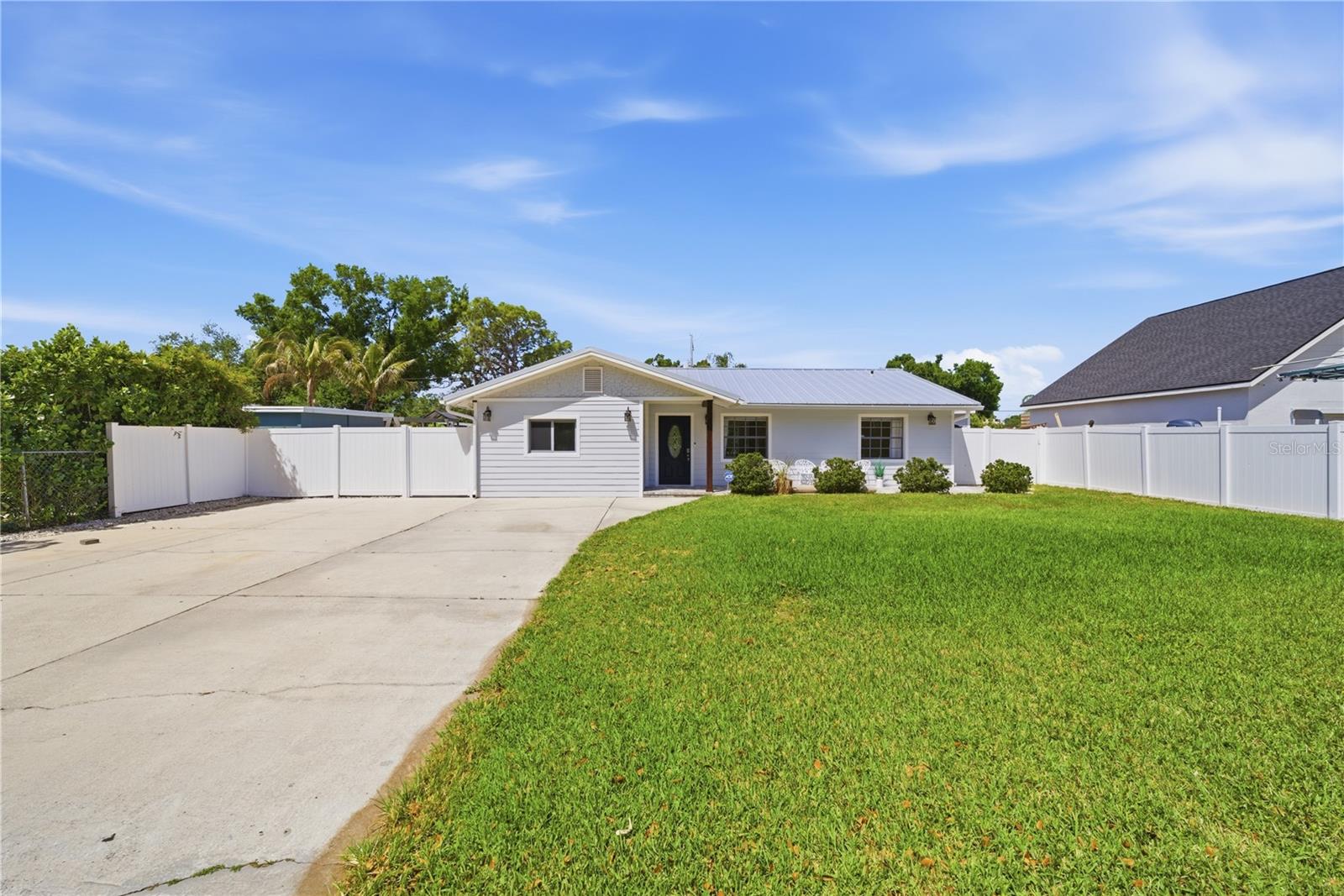 1057 WILLIS AVE, SARASOTA, FL, 34232