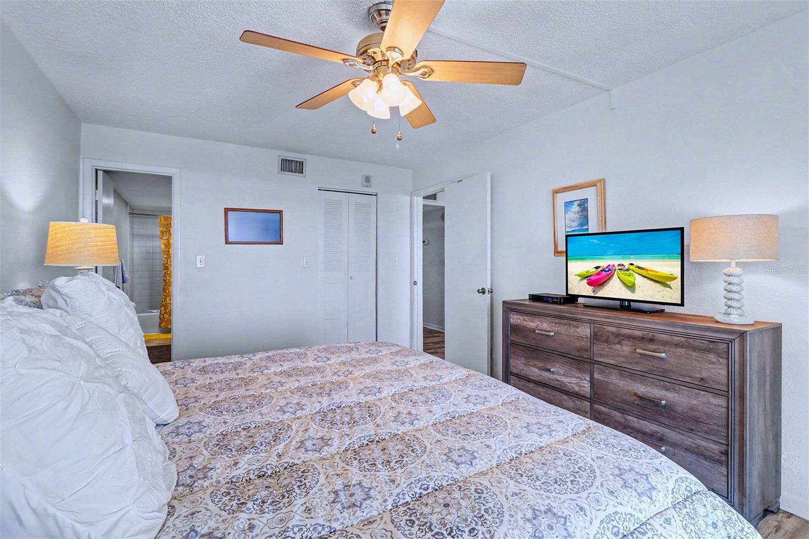 1230 GULF BLVD #404, CLEARWATER BEACH, FL, 33767