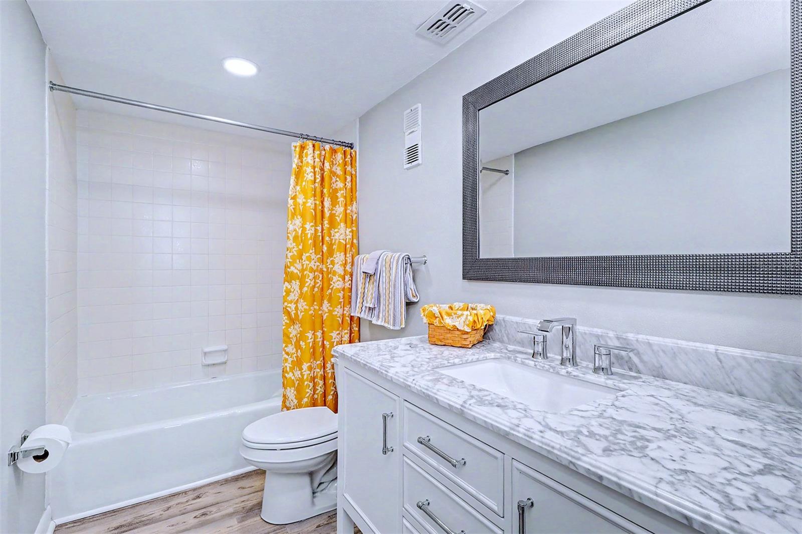 1230 GULF BLVD #404, CLEARWATER BEACH, FL, 33767