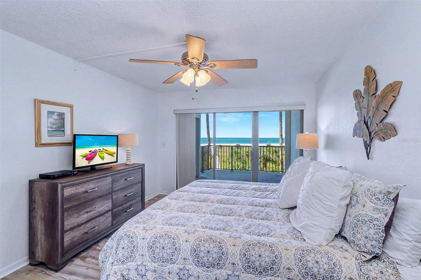 1230 GULF BLVD #404, CLEARWATER BEACH, FL, 33767