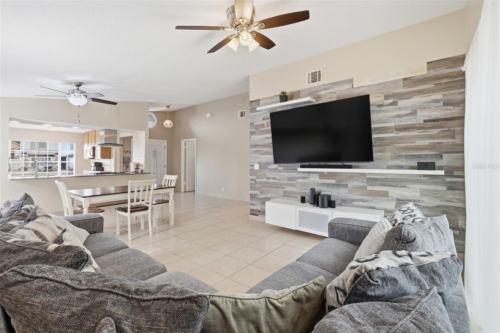 140 SEABREEZE CIR, KISSIMMEE, FL, 34743