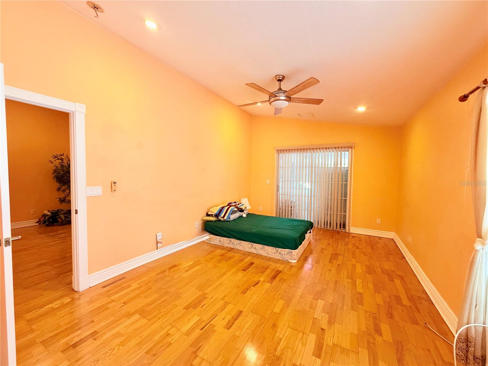 1150 OAKWOOD DR, DUNEDIN, FL, 34698