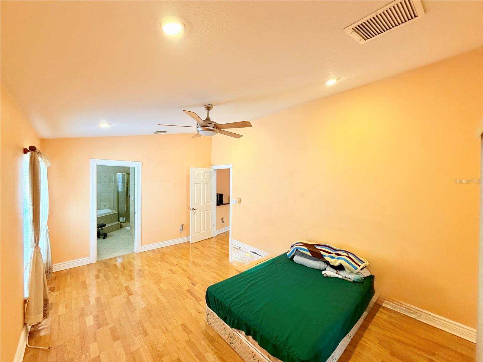 1150 OAKWOOD DR, DUNEDIN, FL, 34698