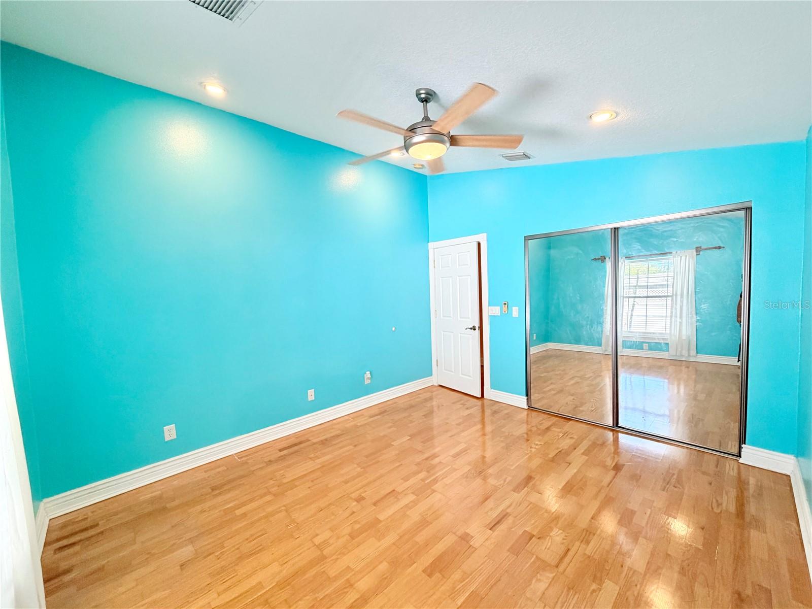 1150 OAKWOOD DR, DUNEDIN, FL, 34698