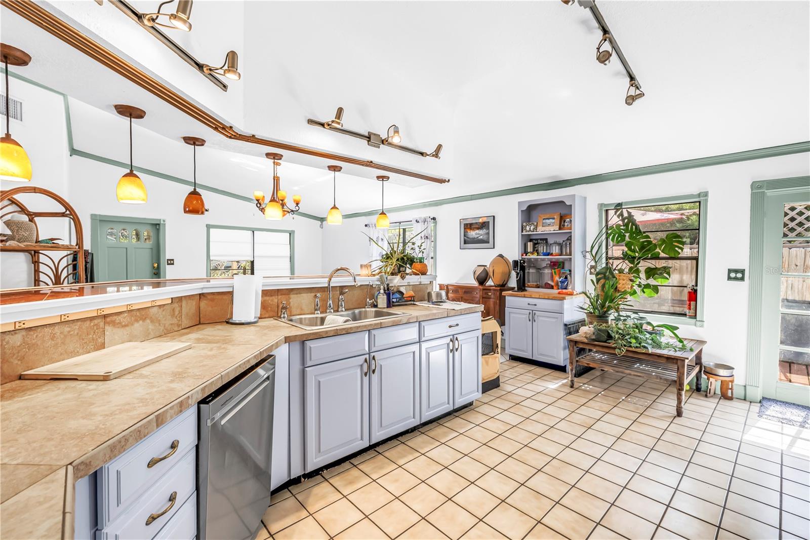 216 16TH AVE SE, ST PETERSBURG, FL, 33701