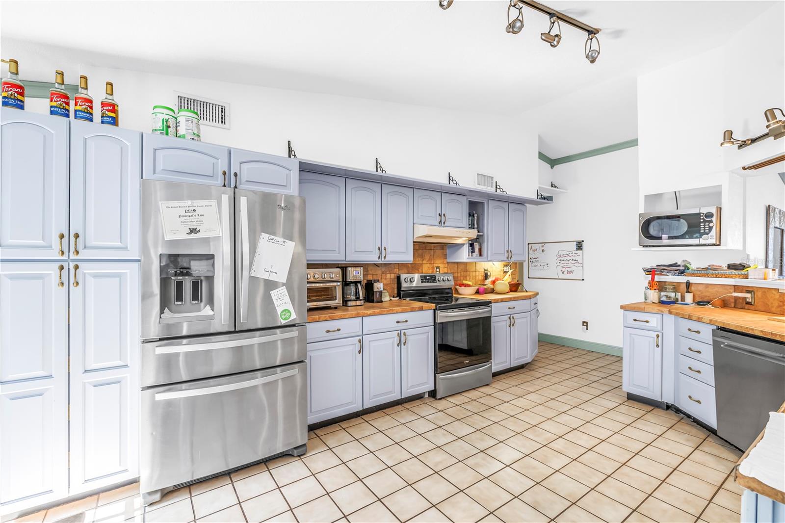 216 16TH AVE SE, ST PETERSBURG, FL, 33701