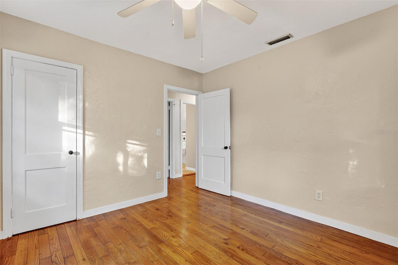 914 NE 6TH AVE, GAINESVILLE, FL, 32601