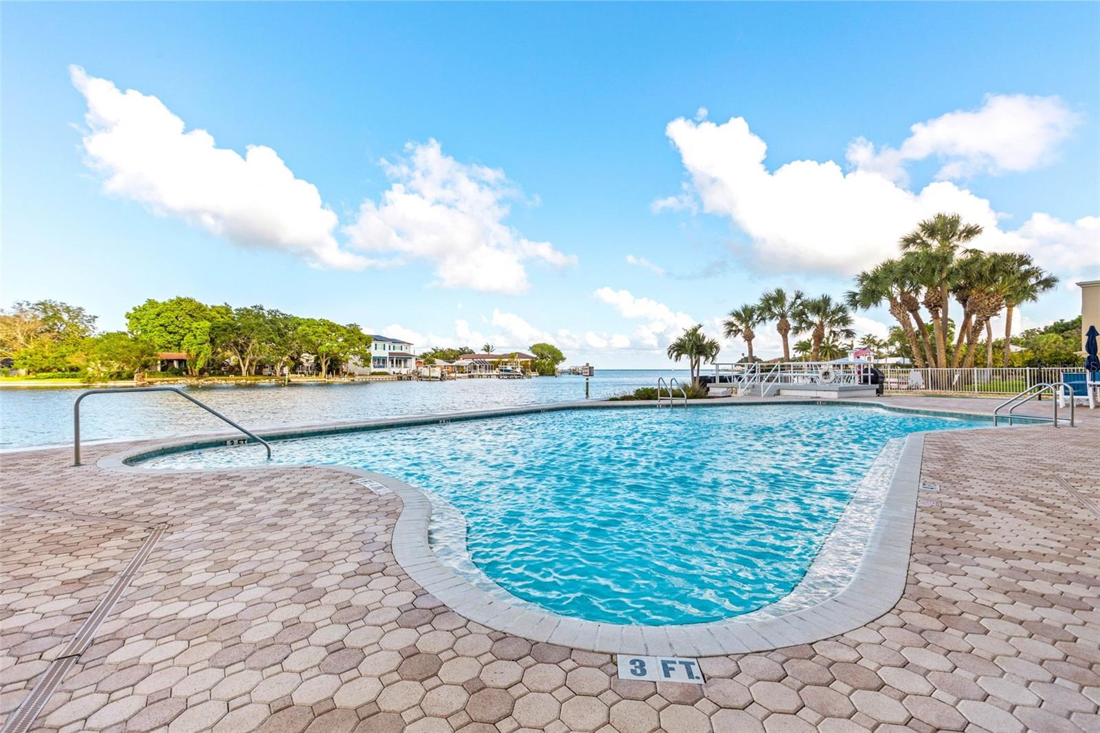 1365 SNELL ISLE BLVD NE #8D, ST PETERSBURG, FL, 33704