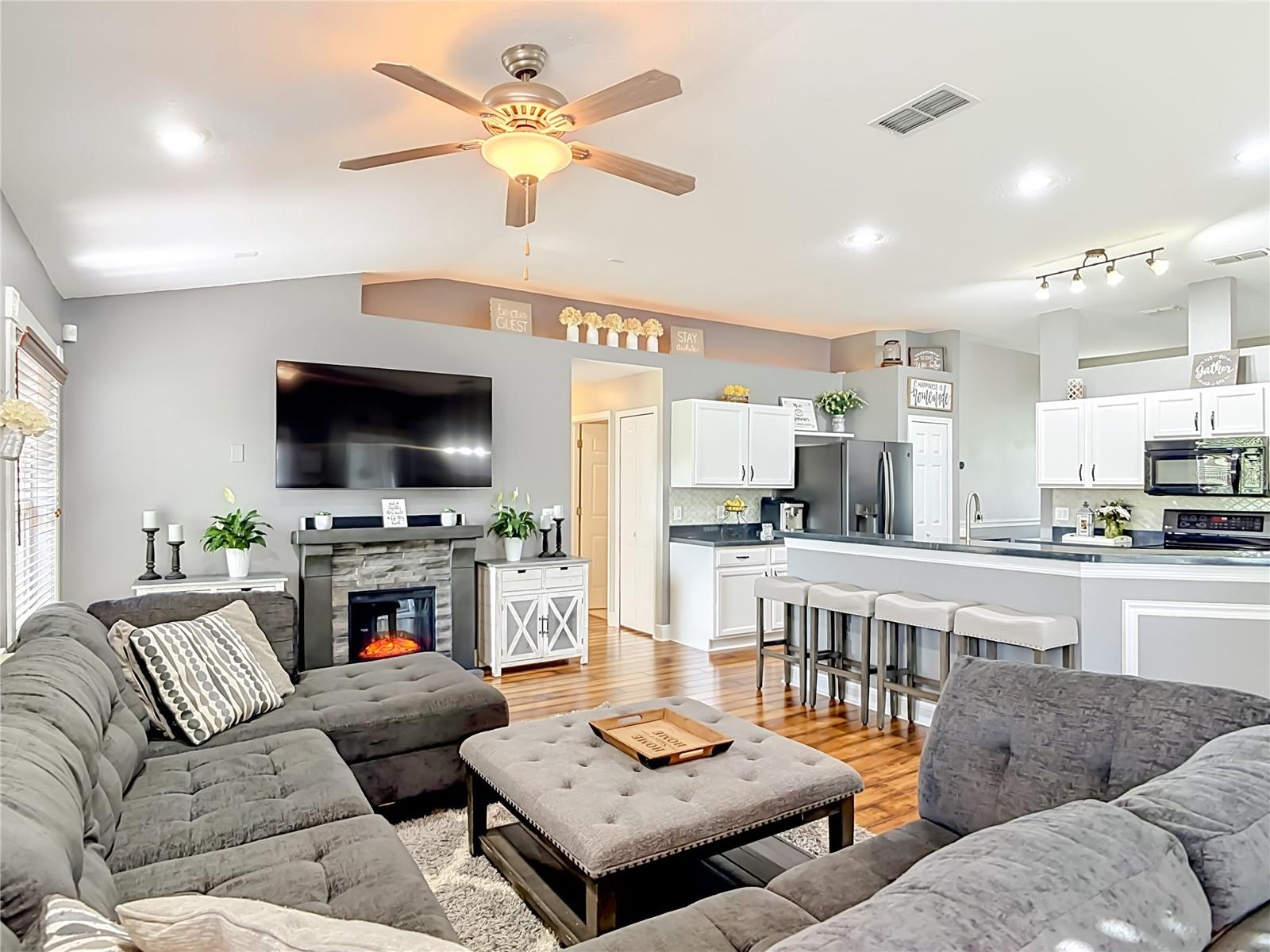 1935 E ANCHOR DR, DELTONA, FL, 32725