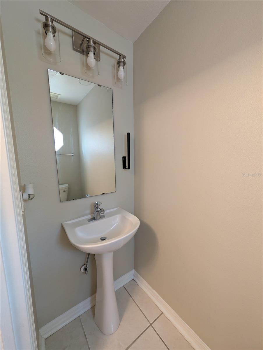 4630 ASHBURN SQUARE DR, TAMPA, FL, 33610