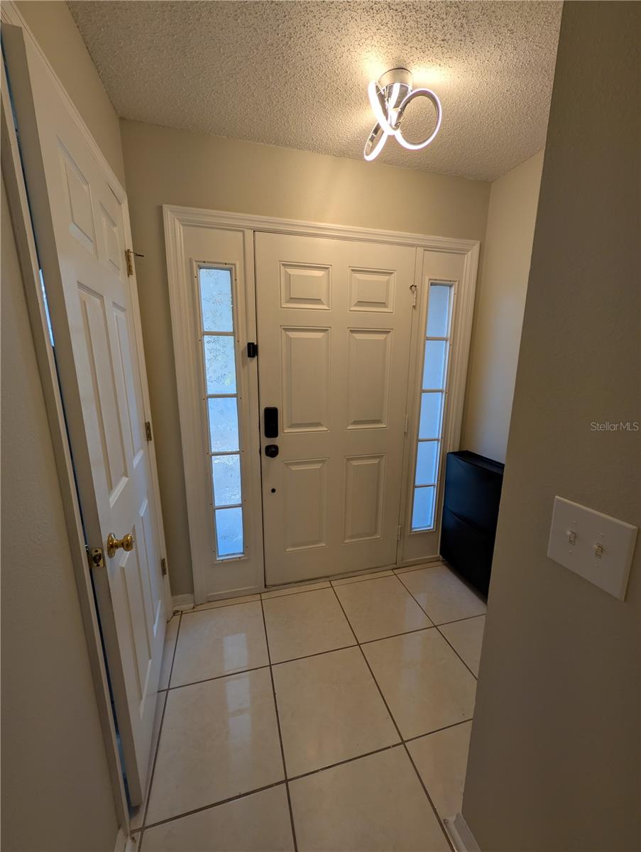 4630 ASHBURN SQUARE DR, TAMPA, FL, 33610