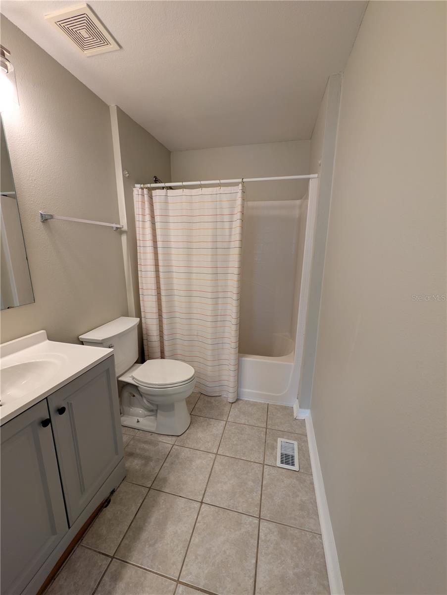 4630 ASHBURN SQUARE DR, TAMPA, FL, 33610