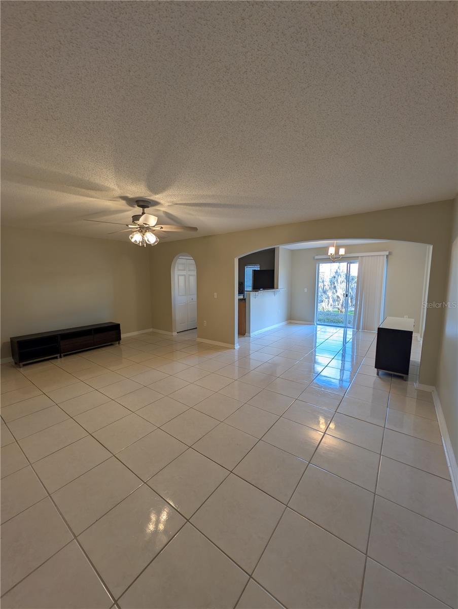 4630 ASHBURN SQUARE DR, TAMPA, FL, 33610