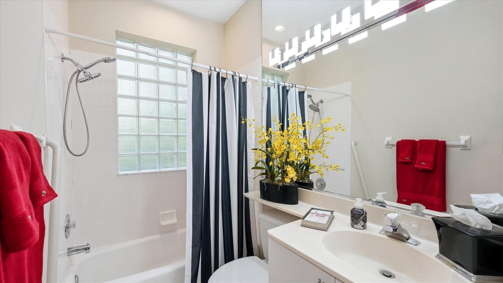 8009 HAMPTON CT, UNIVERSITY PARK, FL, 34201