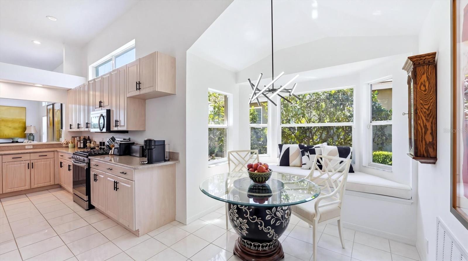 8009 HAMPTON CT, UNIVERSITY PARK, FL, 34201