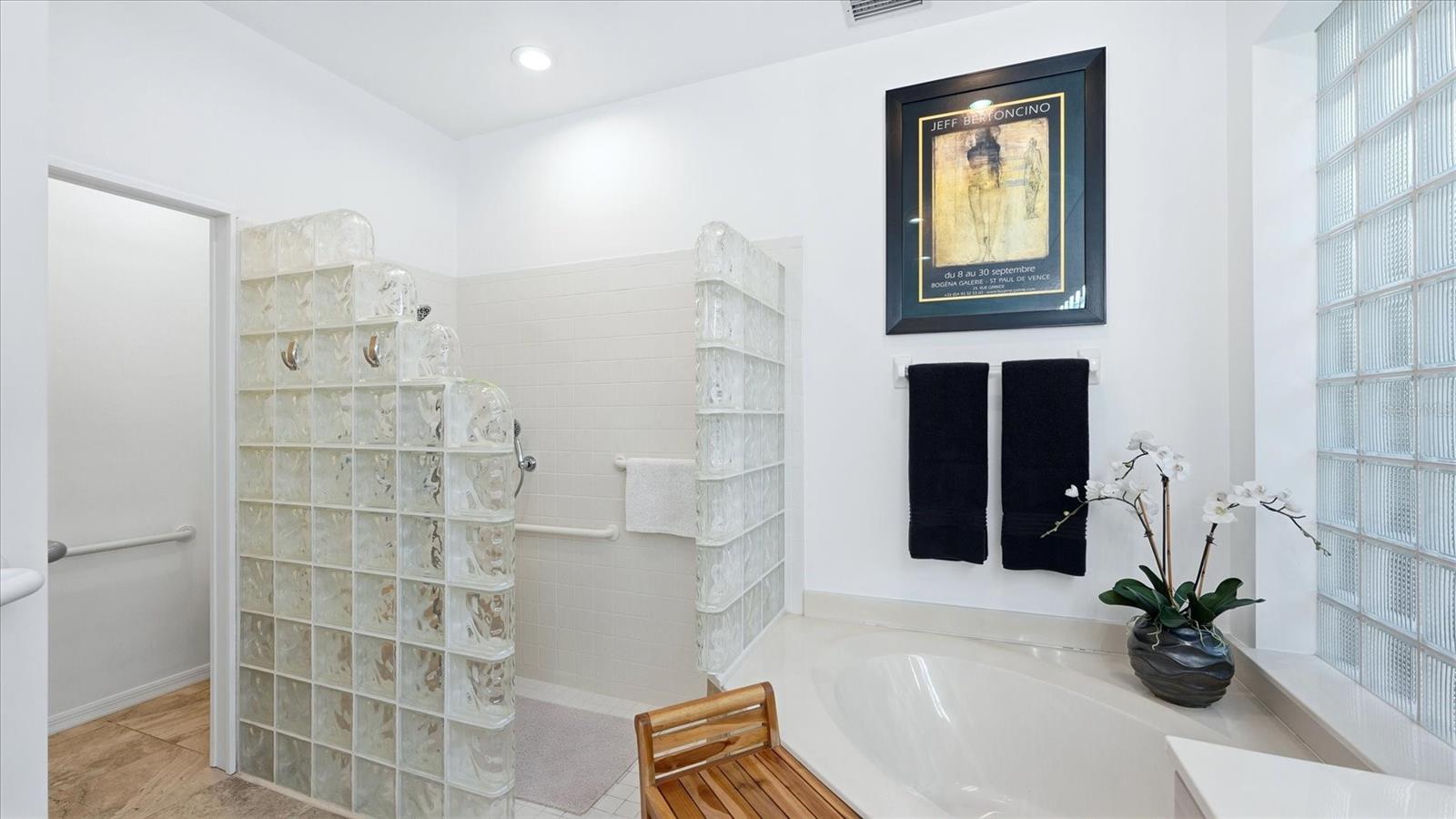 8009 HAMPTON CT, UNIVERSITY PARK, FL, 34201