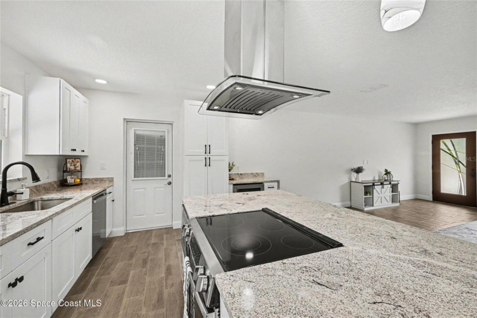 2678 PINE AVE, MIMS, FL, 32754