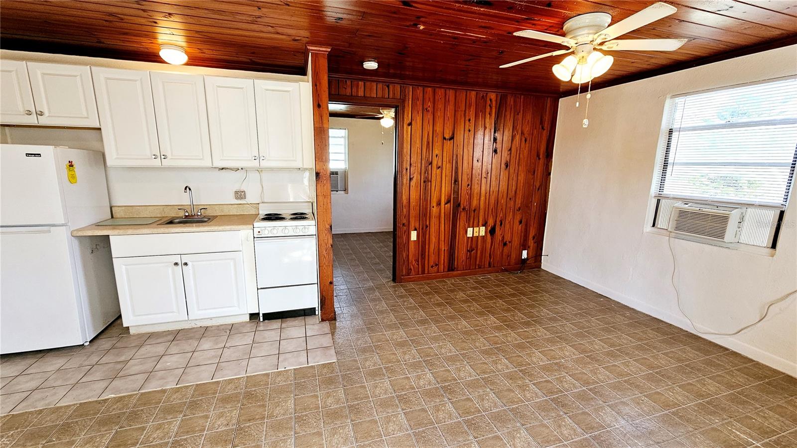 19 N MANGO ST #B, ENGLEWOOD, FL, 34223