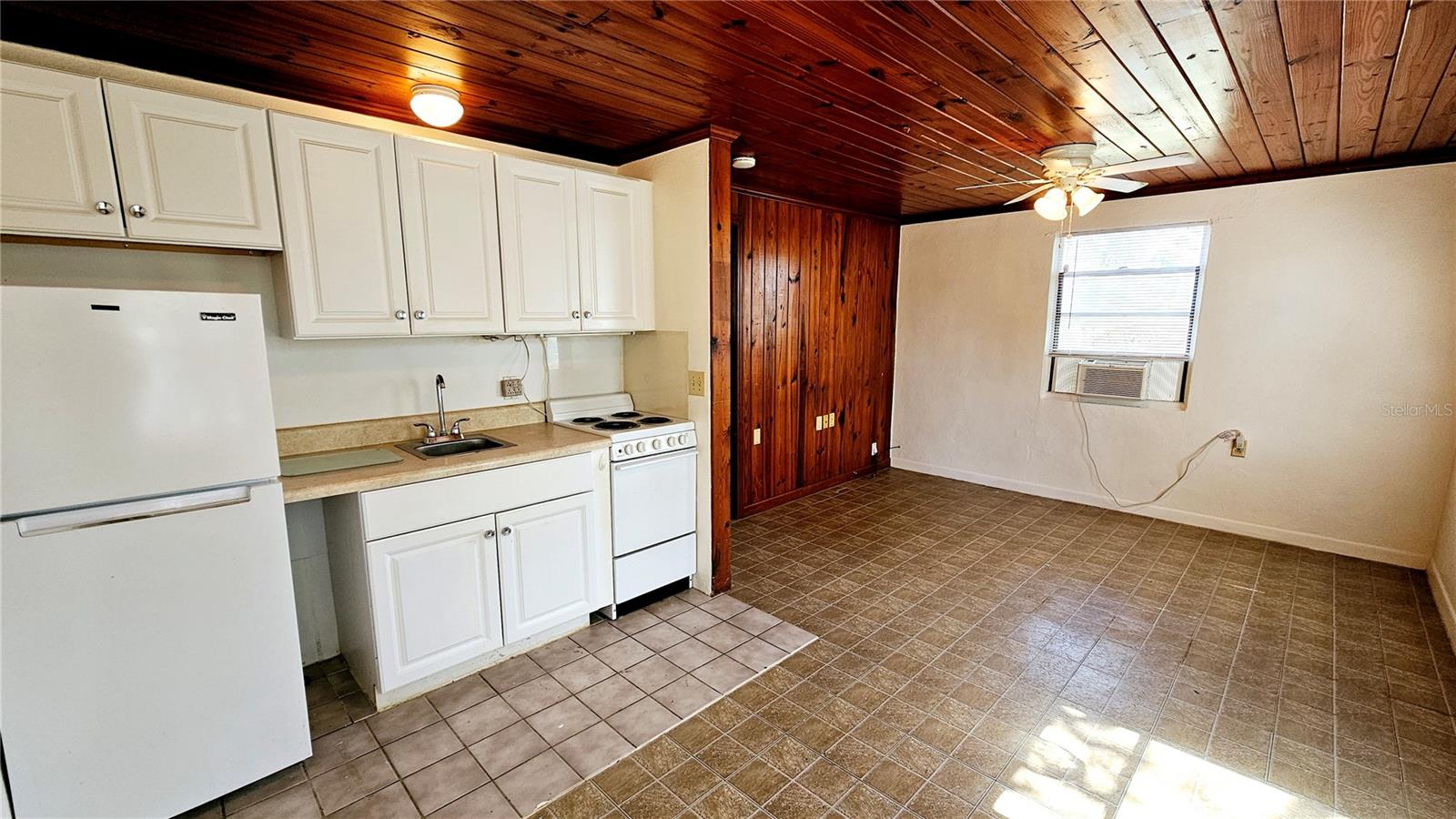 19 N MANGO ST #B, ENGLEWOOD, FL, 34223