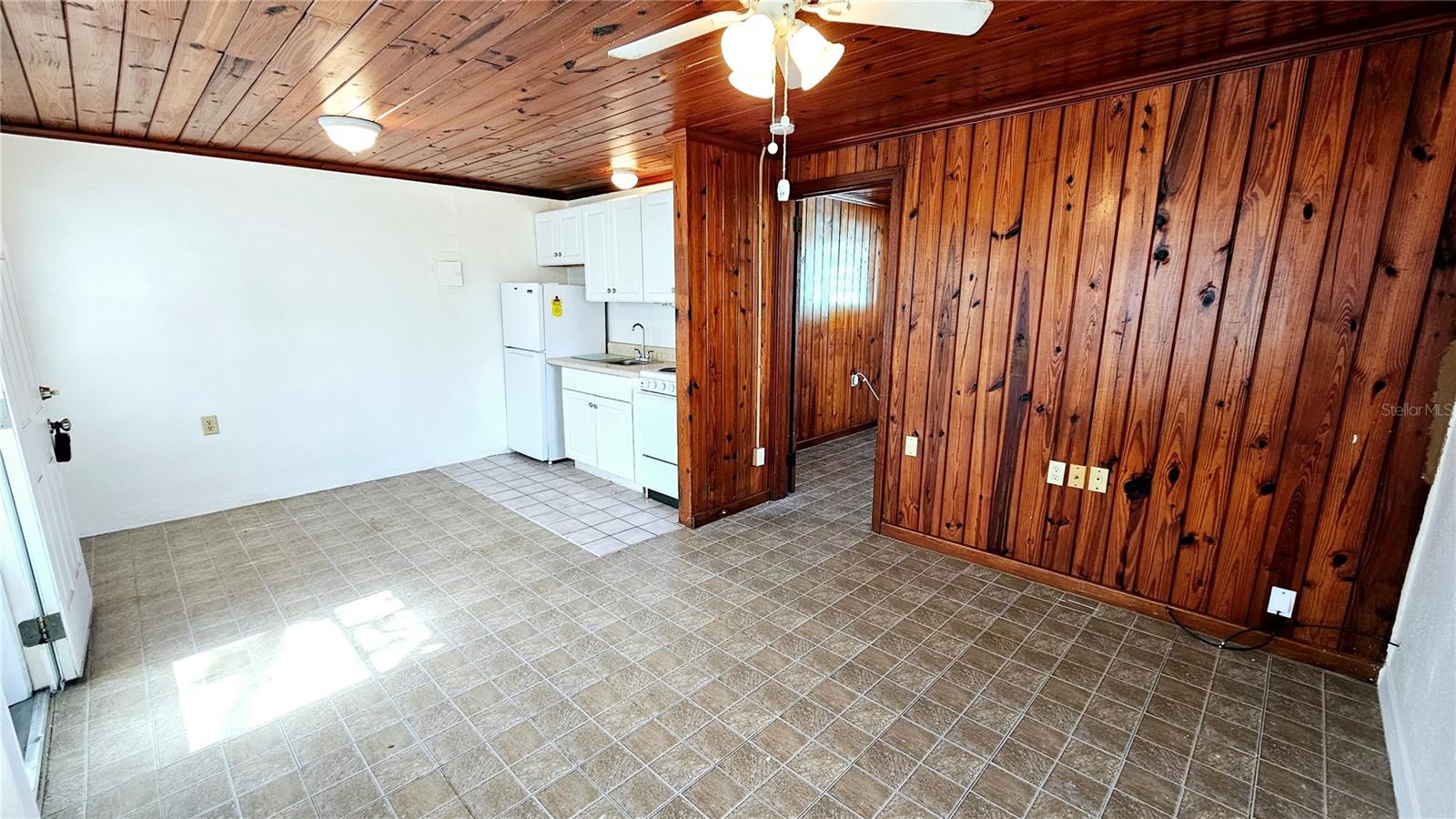 19 N MANGO ST #B, ENGLEWOOD, FL, 34223