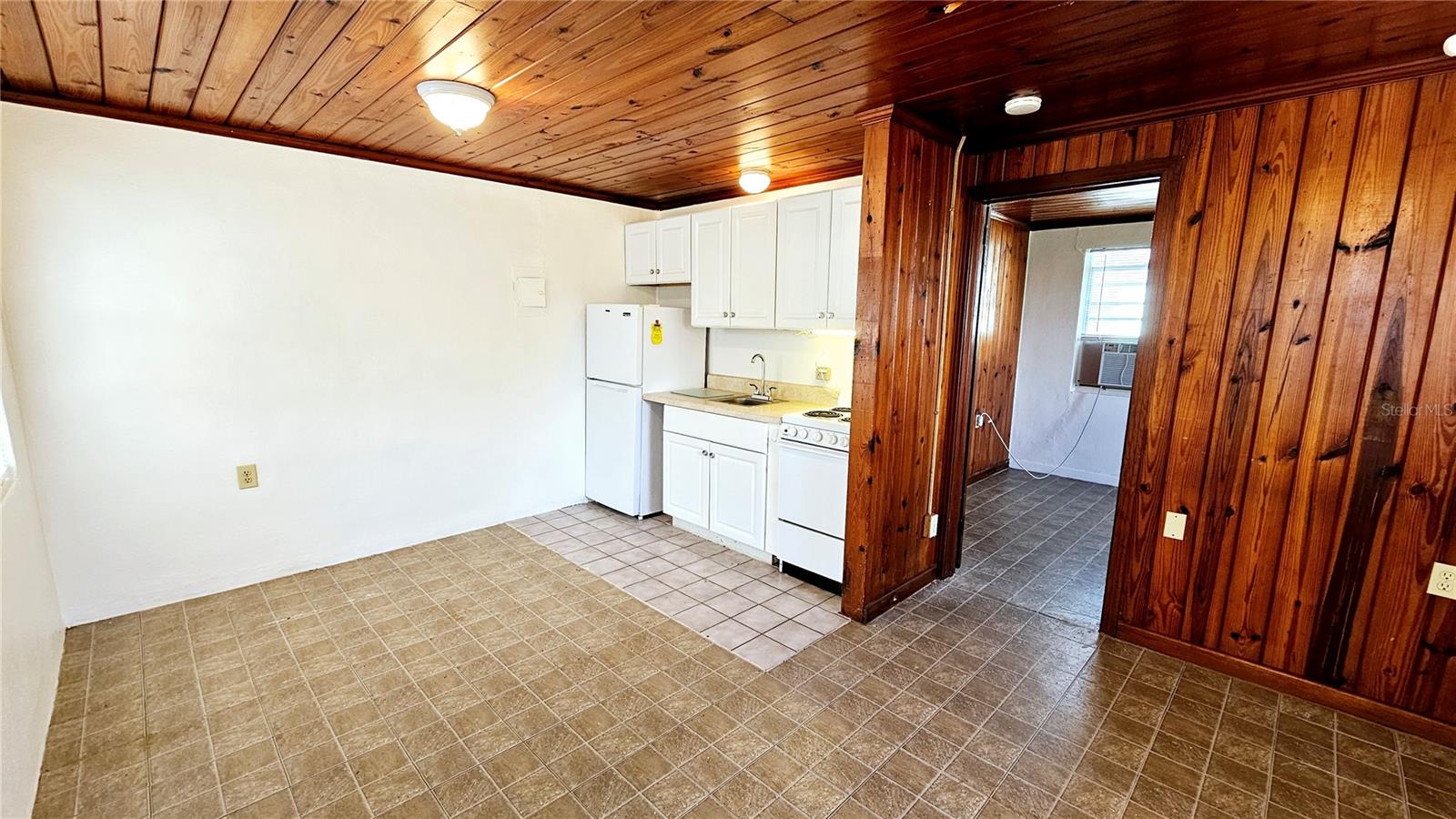 19 N MANGO ST #B, ENGLEWOOD, FL, 34223