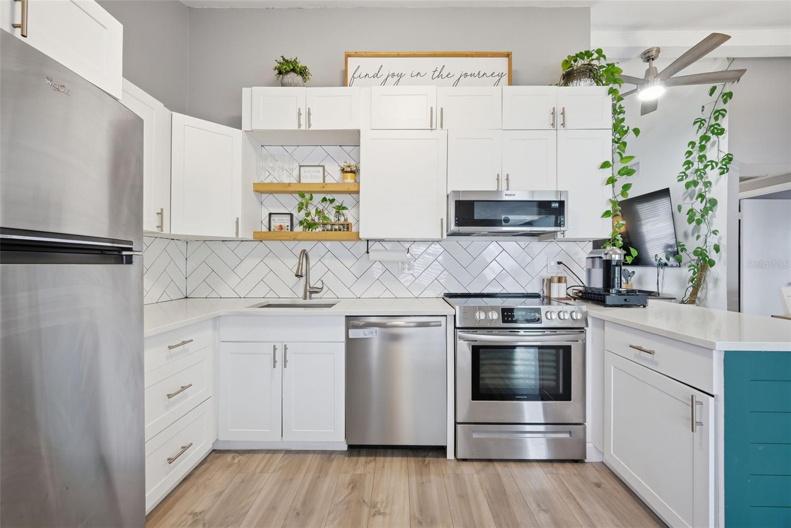 7507 WOODLAND OAKS CT, TAMPA, FL, 33615