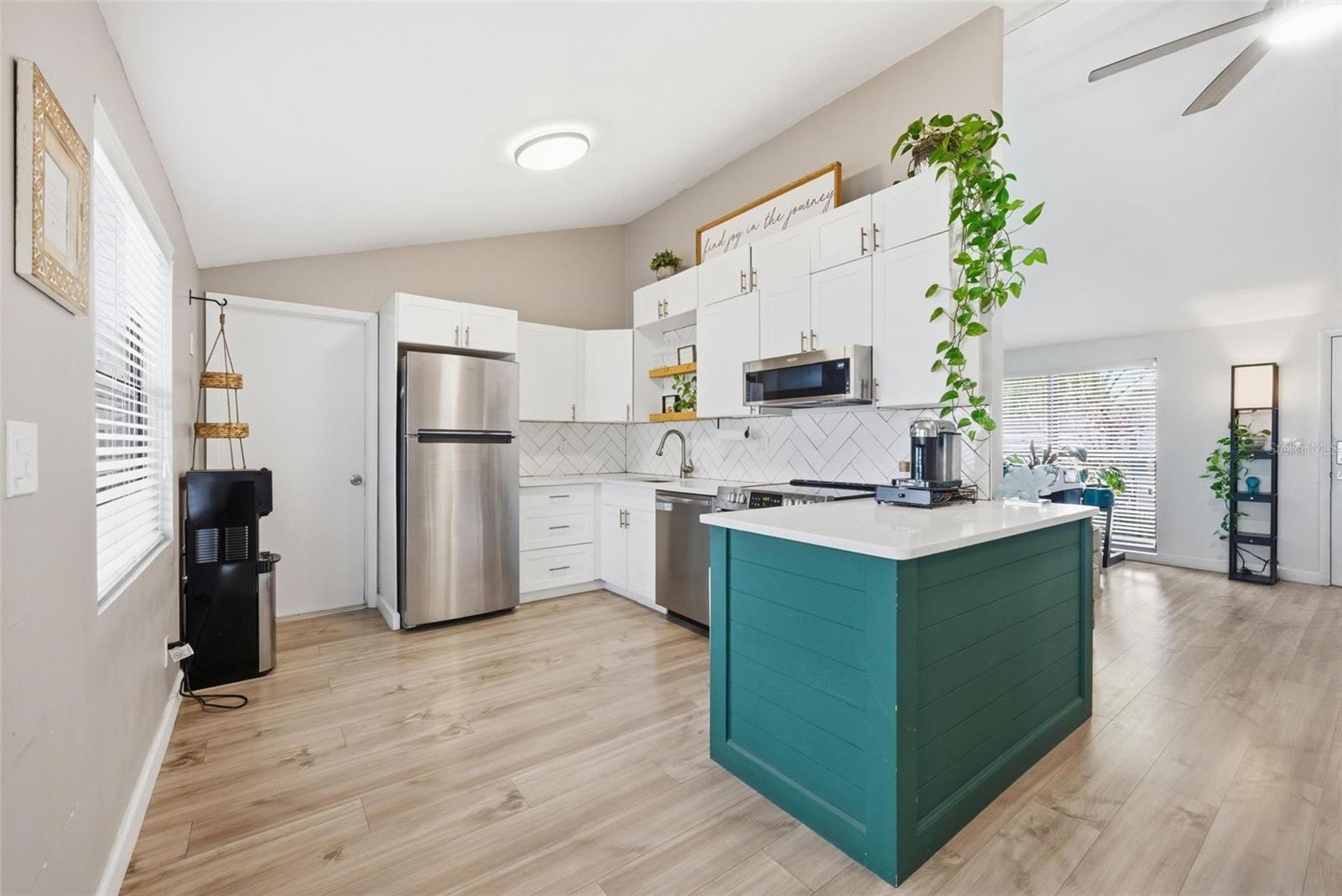 7507 WOODLAND OAKS CT, TAMPA, FL, 33615