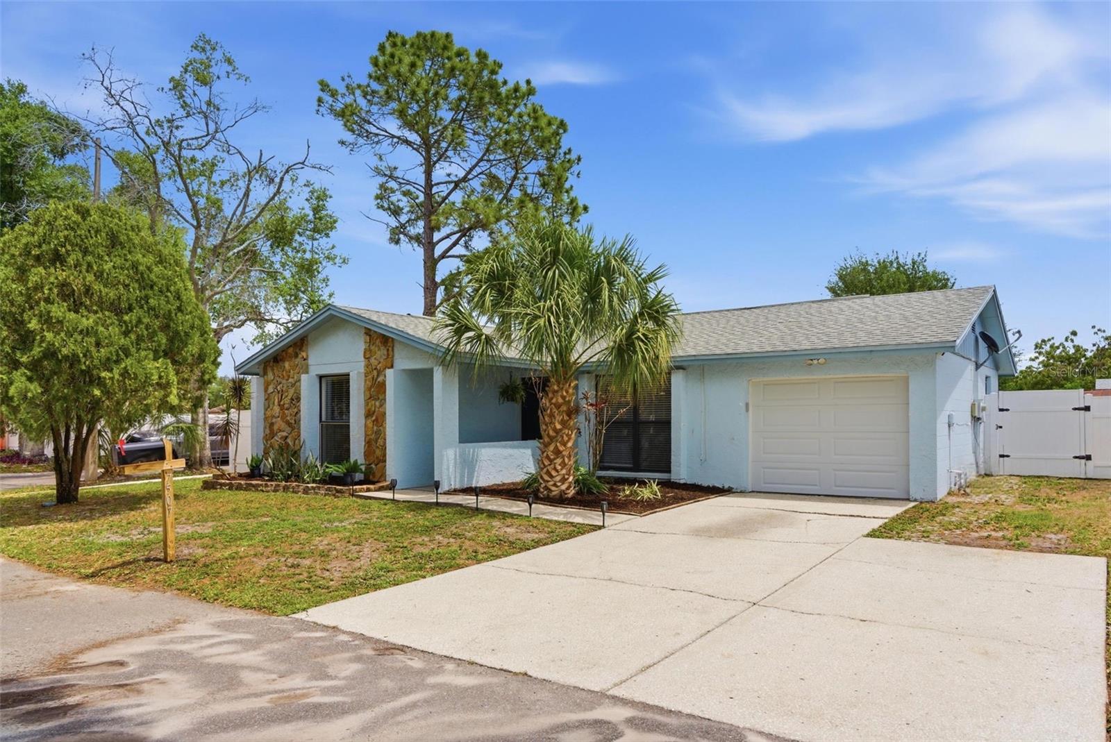 7507 WOODLAND OAKS CT, TAMPA, FL, 33615