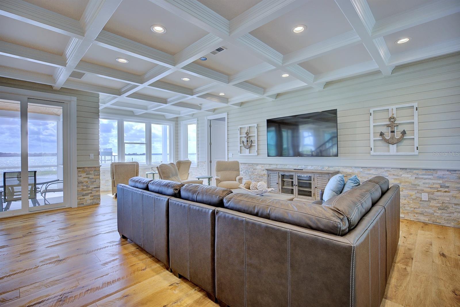 424 LAKE MIRROR DR, LAKE PLACID, FL, 33852