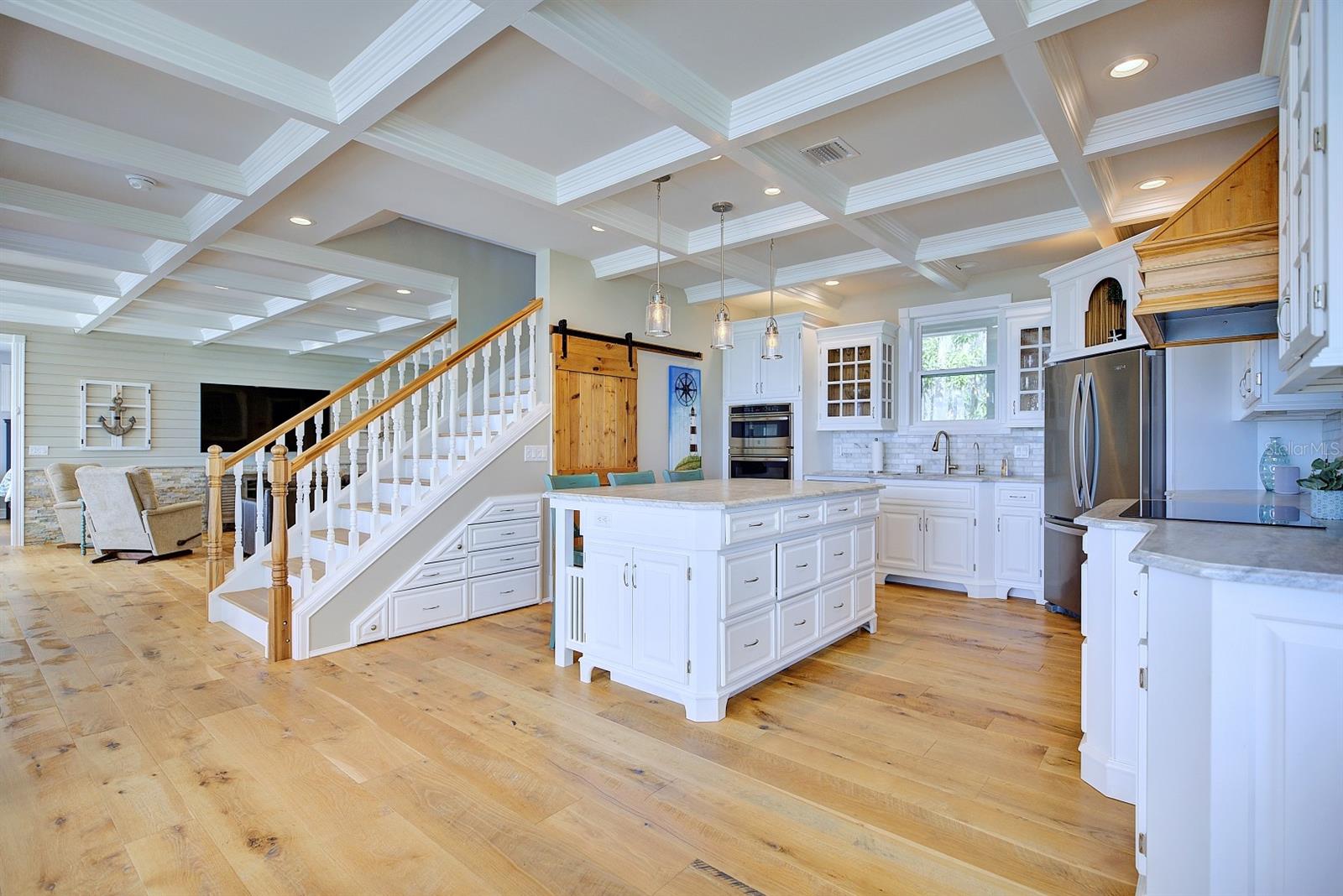 424 LAKE MIRROR DR, LAKE PLACID, FL, 33852