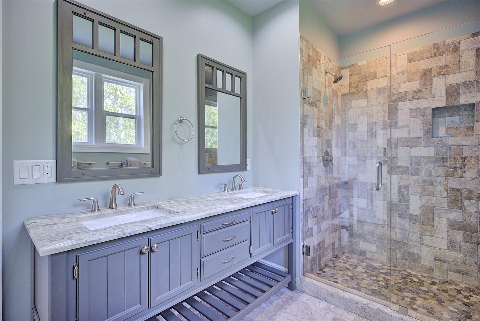 424 LAKE MIRROR DR, LAKE PLACID, FL, 33852